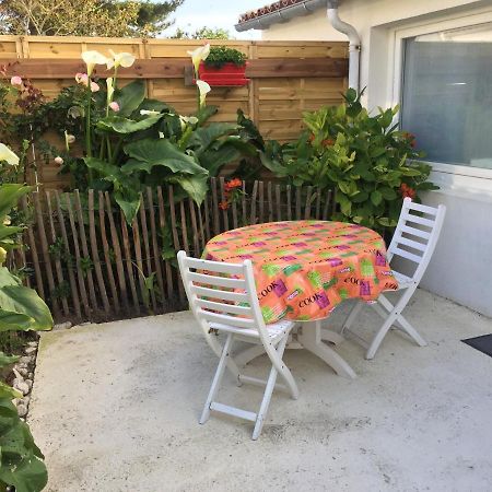 Petite Maison Dans Le Jardin آر أو رْ المظهر الخارجي الصورة